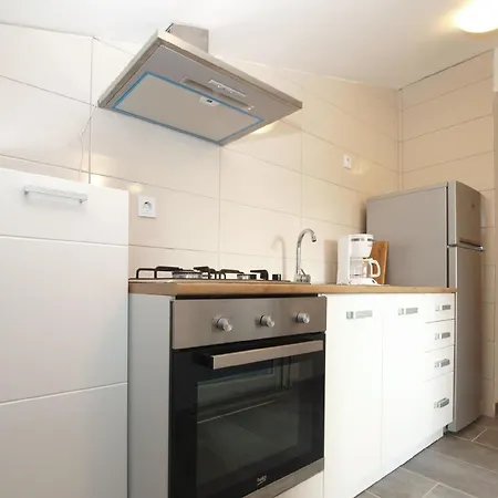 Mit Privatpool Fuer 10 Personen Ca 100 Qm In Peroj, Istrien Istrische Riviera