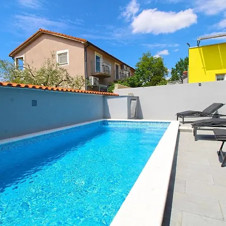Dom wakacyjny Mit Privatpool Fuer 10 Personen Ca 100 Qm In Peroj, Istrien Istrische Riviera *
