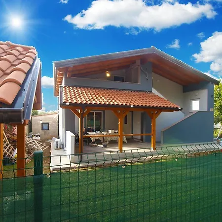 Mit Privatpool Fuer 10 Personen Ca 100 Qm In Peroj, Istrien Istrische Riviera * Peroj